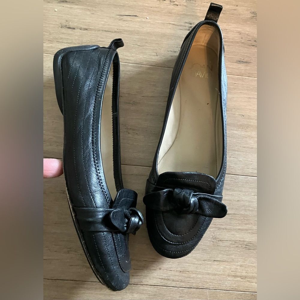 Joan & David leather black ballet flat women’s shoes. Size 7.5